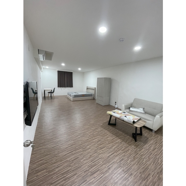 拆除,木作隔間天花,塑膠地板,泥作浴室翻新,空調,鐵件欄杆,油漆,系統廚具,及弱電與家具家電